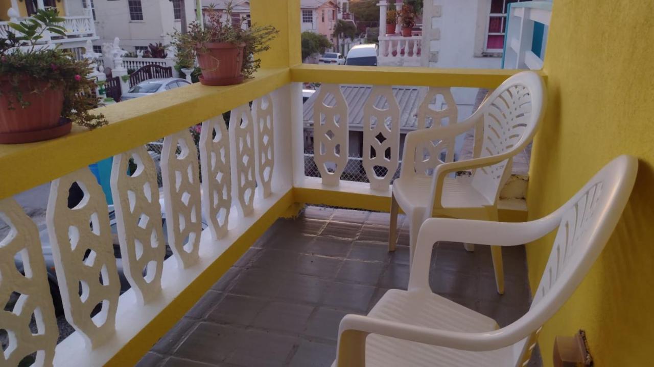 Michand Guest Apartments- Cozy One Or Two Bedroom- 5 Walk Minutes From Airport 10 Mins Drive To Oistins Or Beach Κράιστ Τσερτς Εξωτερικό φωτογραφία