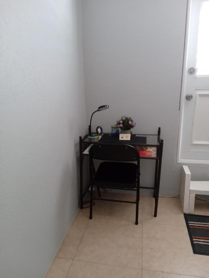 Michand Guest Apartments- Cozy One Or Two Bedroom- 5 Walk Minutes From Airport 10 Mins Drive To Oistins Or Beach Κράιστ Τσερτς Εξωτερικό φωτογραφία