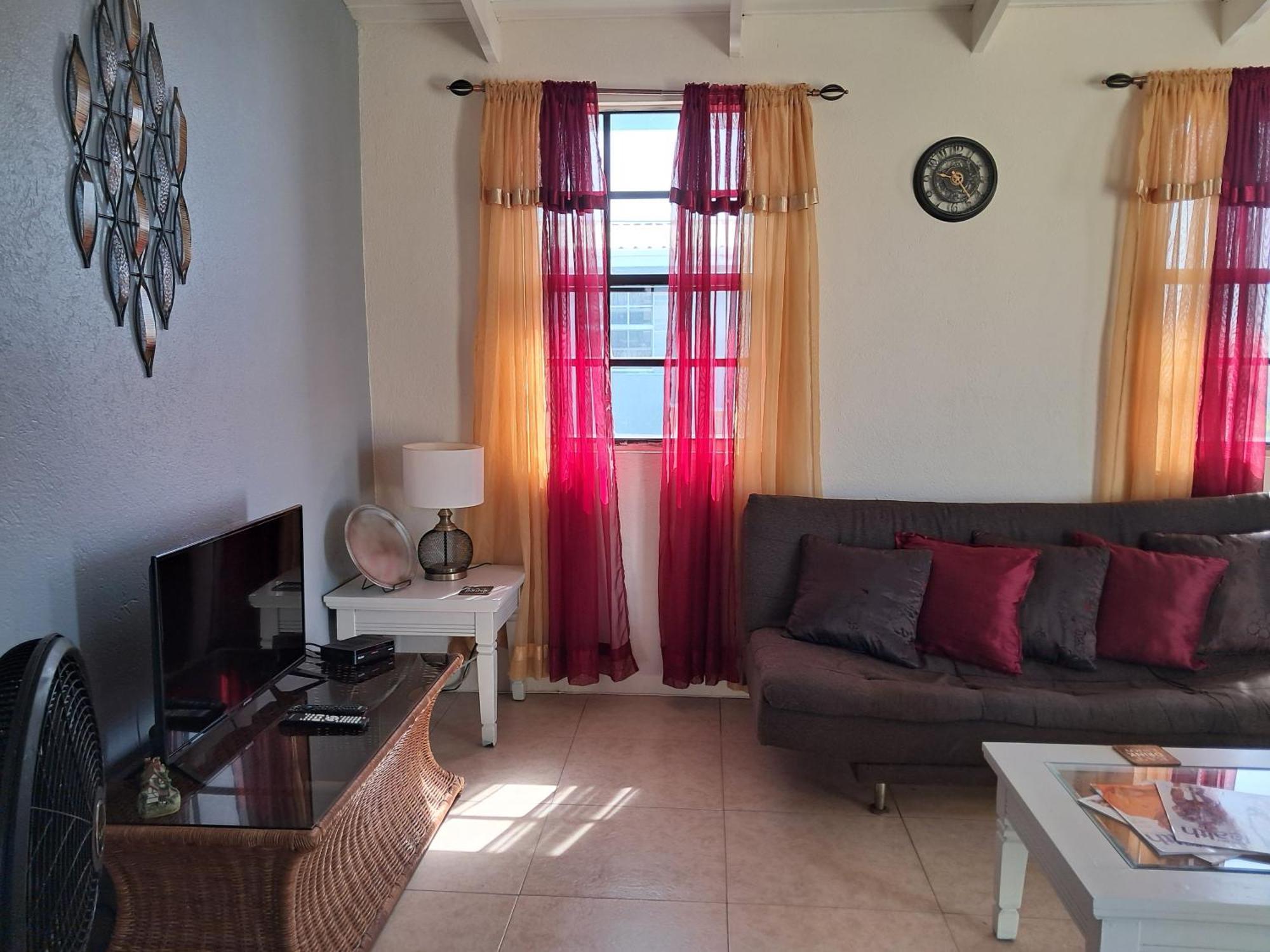 Michand Guest Apartments- Cozy One Or Two Bedroom- 5 Walk Minutes From Airport 10 Mins Drive To Oistins Or Beach Κράιστ Τσερτς Εξωτερικό φωτογραφία