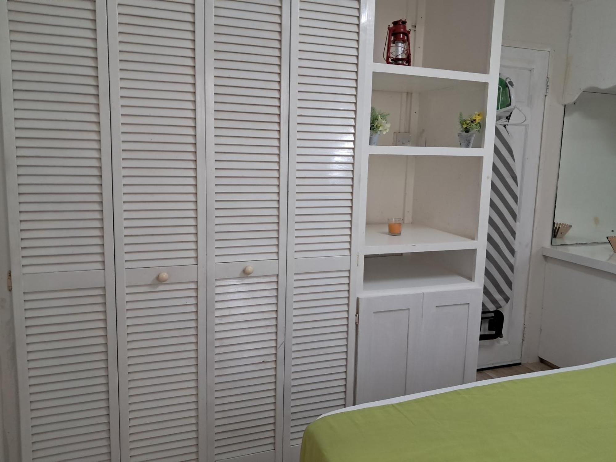Michand Guest Apartments- Cozy One Or Two Bedroom- 5 Walk Minutes From Airport 10 Mins Drive To Oistins Or Beach Κράιστ Τσερτς Εξωτερικό φωτογραφία